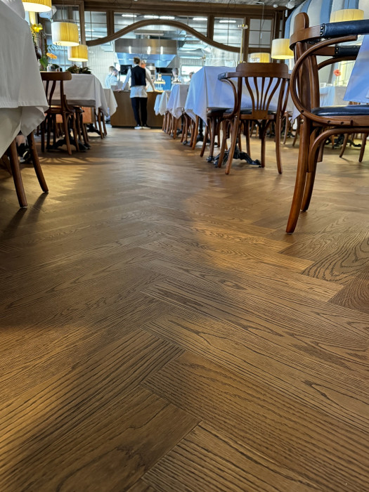 Кварцевый SPC паркет Quartz Parquet Дуб Рустикальный 33-410 браш Английская Ёлка (635х127х5мм)